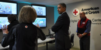 巴拉克•奥巴马(Barack Obama)在红十字会