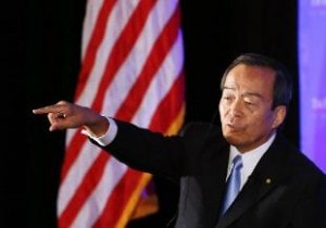 Takeshi Uchiyamada于9月30日在华盛顿的经济俱乐部讲话。