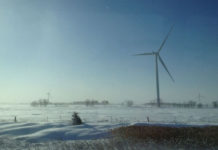 加拿大的白雪风力涡轮机
