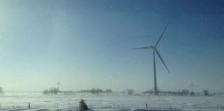 加拿大的雪风力涡轮机