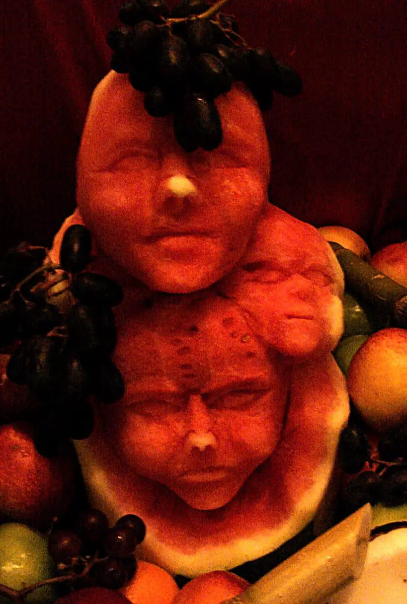 雕刻的素食面孔
