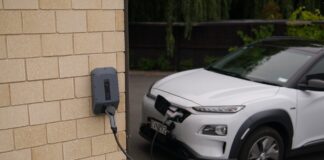 安装一个电动汽车充电站