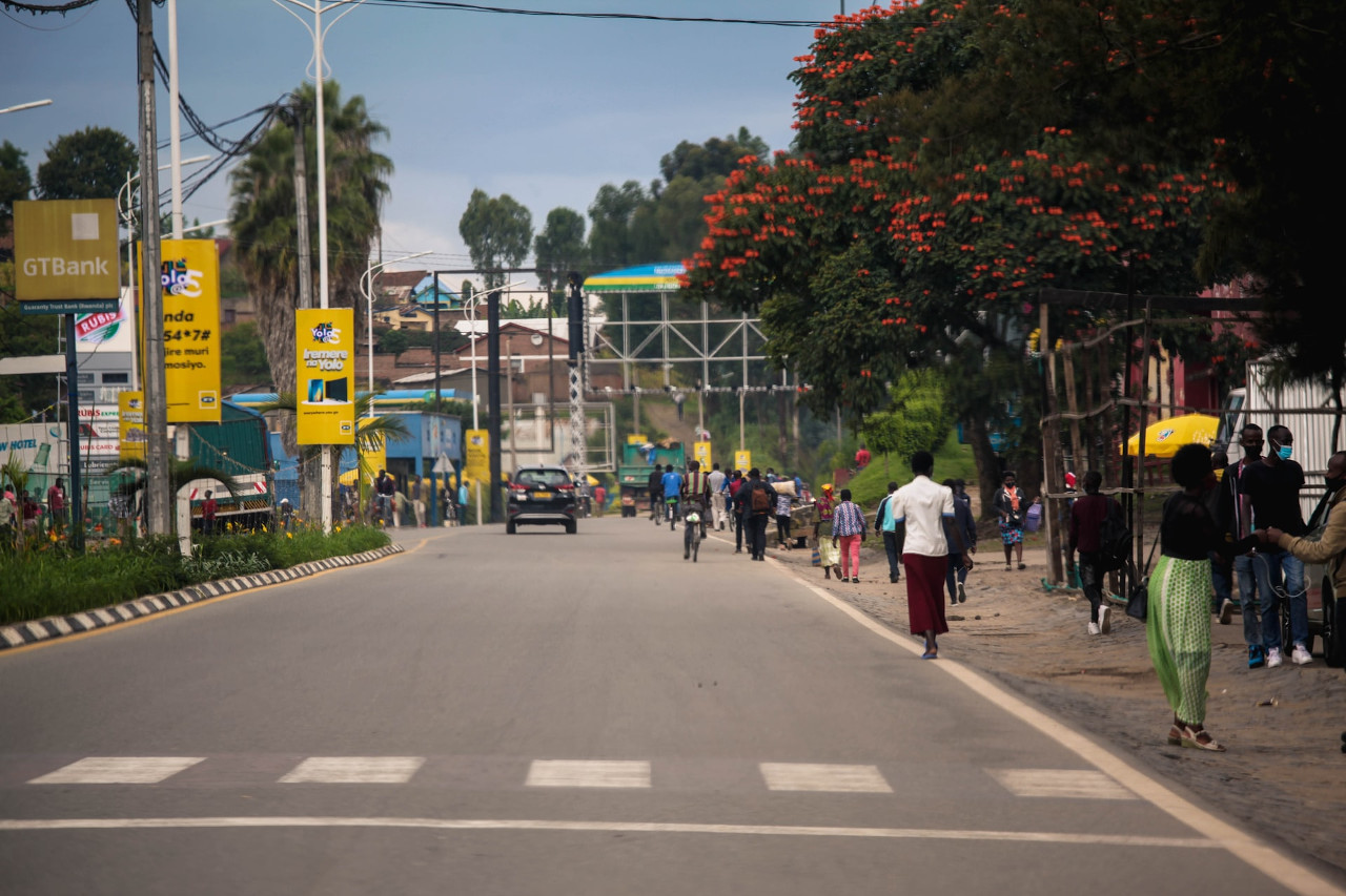 卢旺达领导塑料战斗